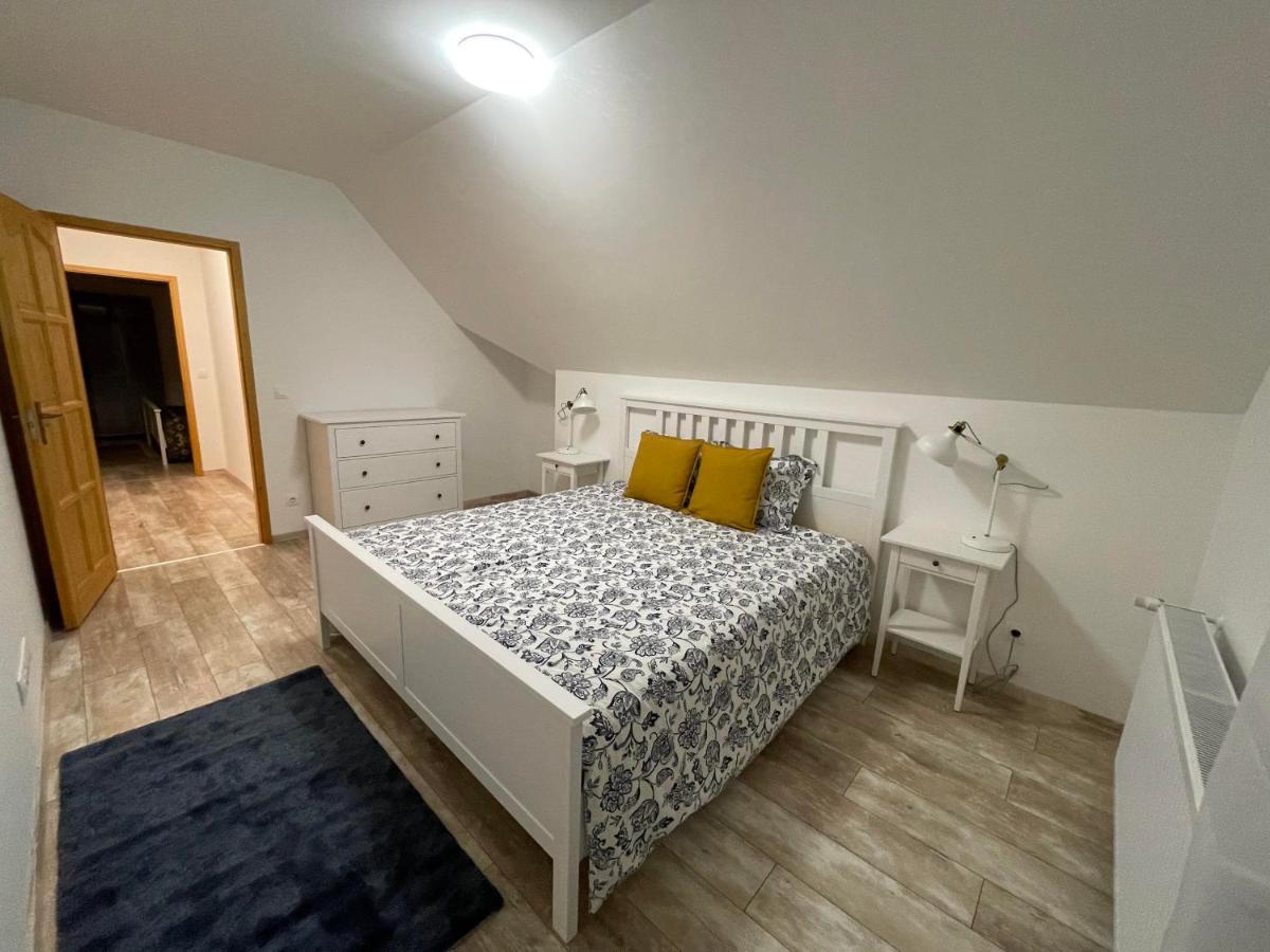 Taverna Apartman Monor Eksteriør billede
